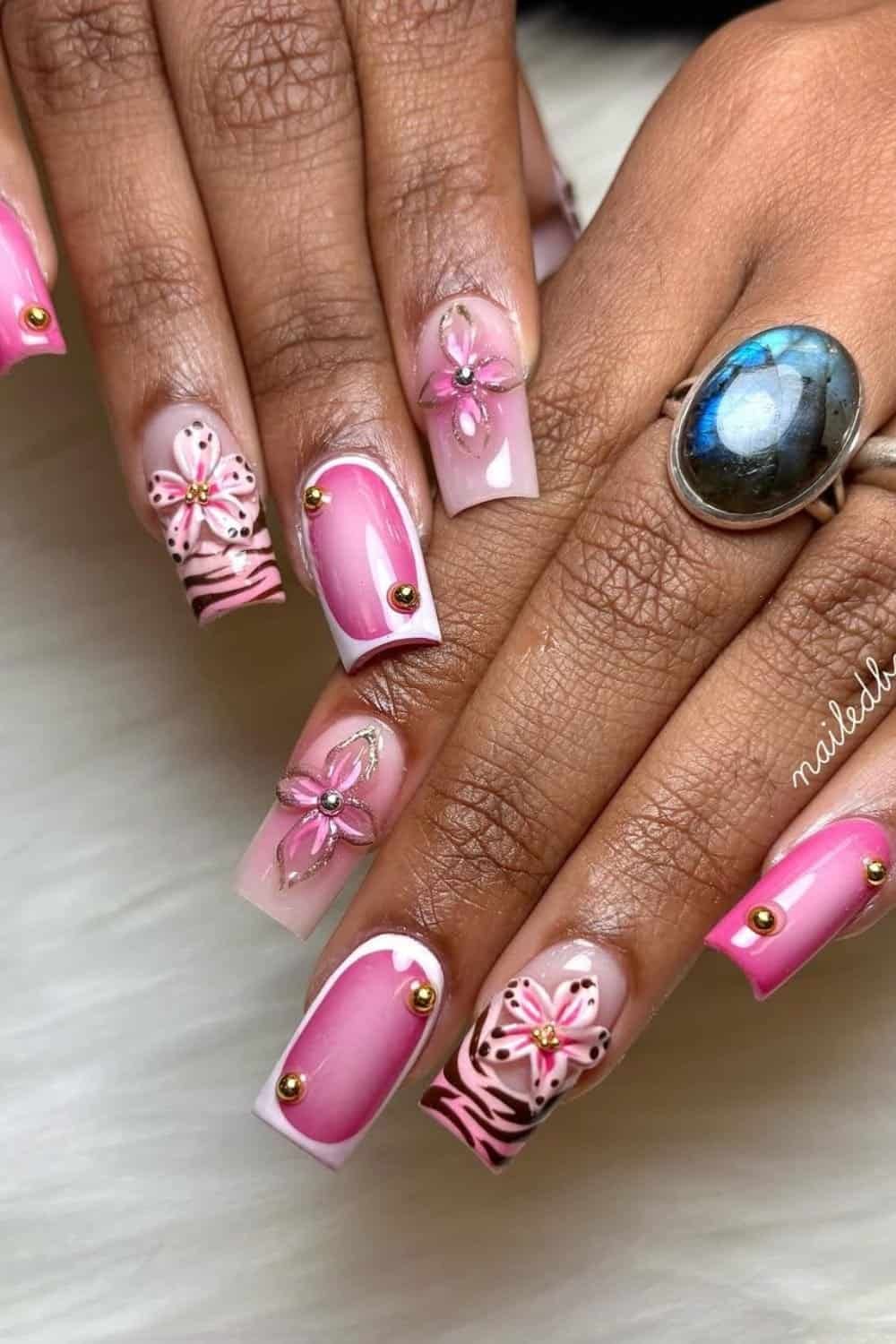 Aura nails already look like literal art, but add a 3D design and it’s giving celestial goddess.
